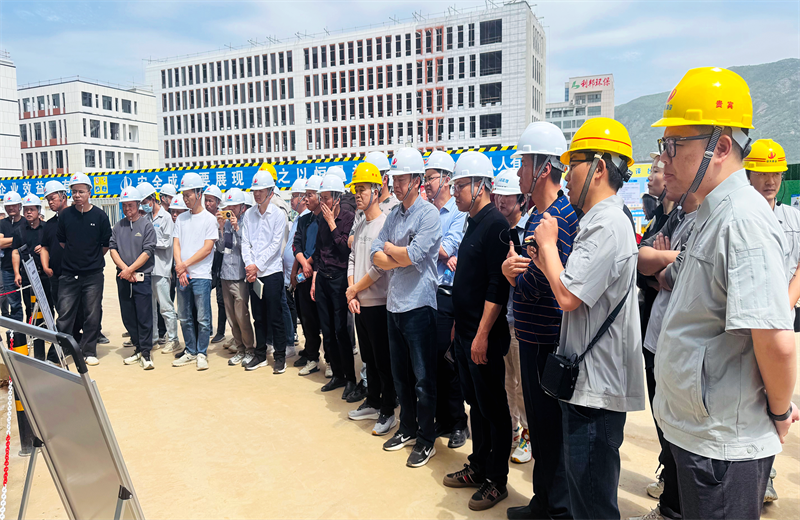 2025年4月17日，由莆田市涵江区住房和城乡建设局主办、3003新葡的京三建承办的钢筋安装工程质量防控现场交流会在联东U谷·涵江海峡智造产业谷一期成功召开。